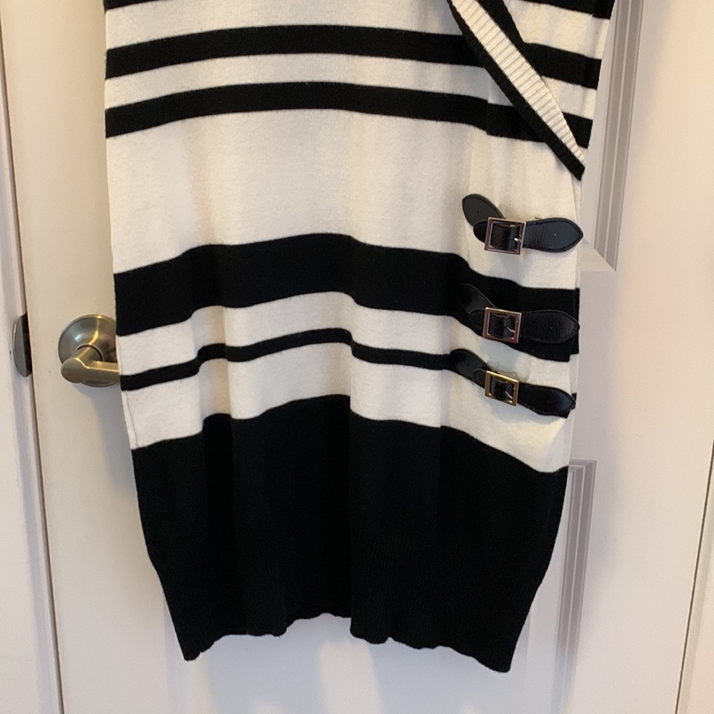 SWEATER DRESS - Picture 3 of 9